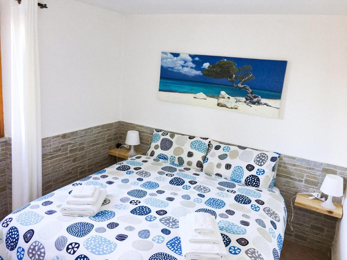 B&B Tavolara Puntaldia Buitenkant foto
