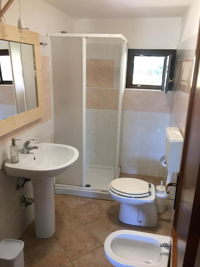 B&B Tavolara Puntaldia Buitenkant foto